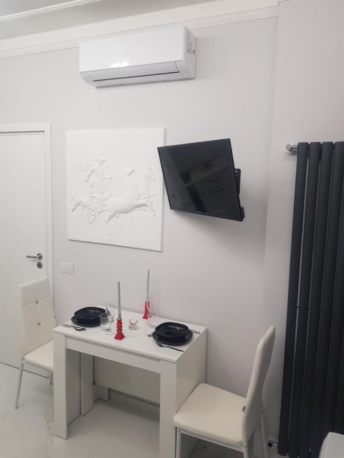 Black & White ميلان المظهر الخارجي الصورة